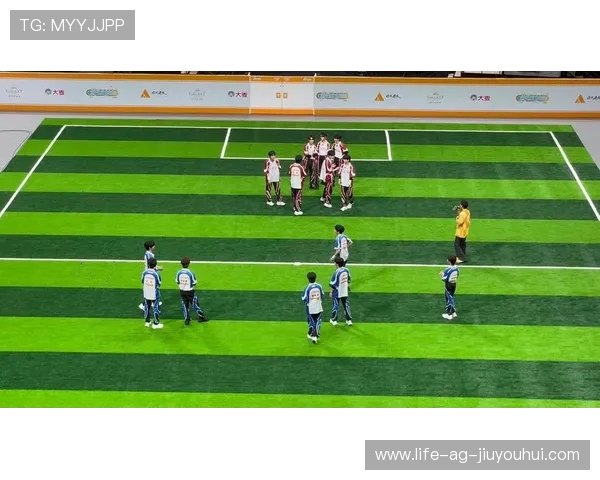 星耀足球队蓝队核心成员集结 共同冲击新赛季辉煌目标 星耀足球队蓝队核心成员集结 共同冲击新赛季辉煌目标